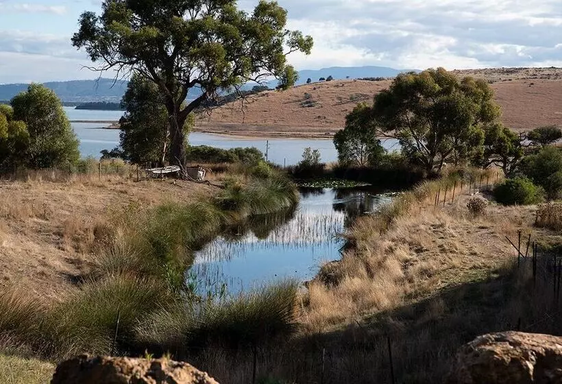 Hotelli Iron Creek Bay Estate