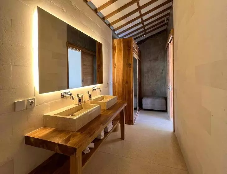 Hotelli Neano Escape