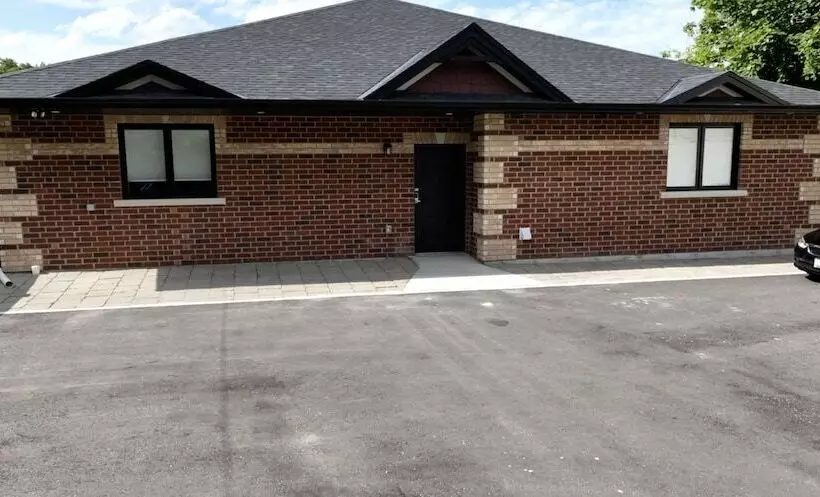 Hotelli The Landing   Extended Stay Quarters