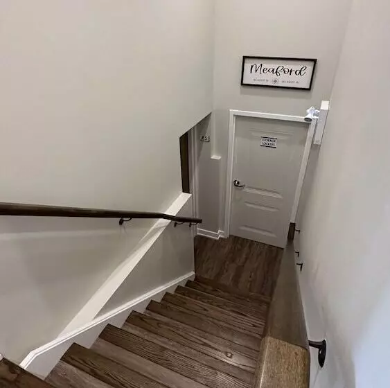 Hotelli The Landing   Extended Stay Quarters