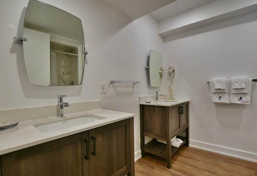 فندق The Landing   Extended Stay Quarters