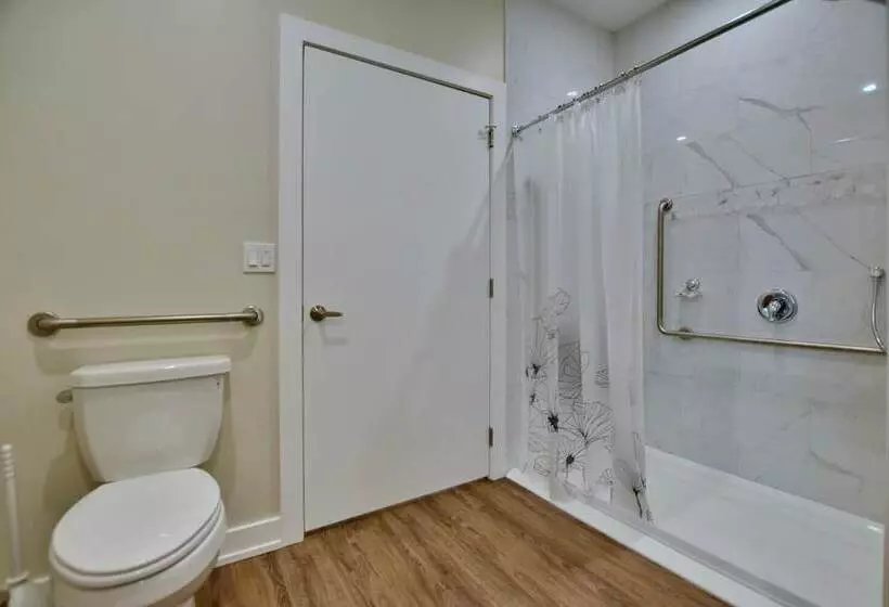 Hotelli The Landing   Extended Stay Quarters