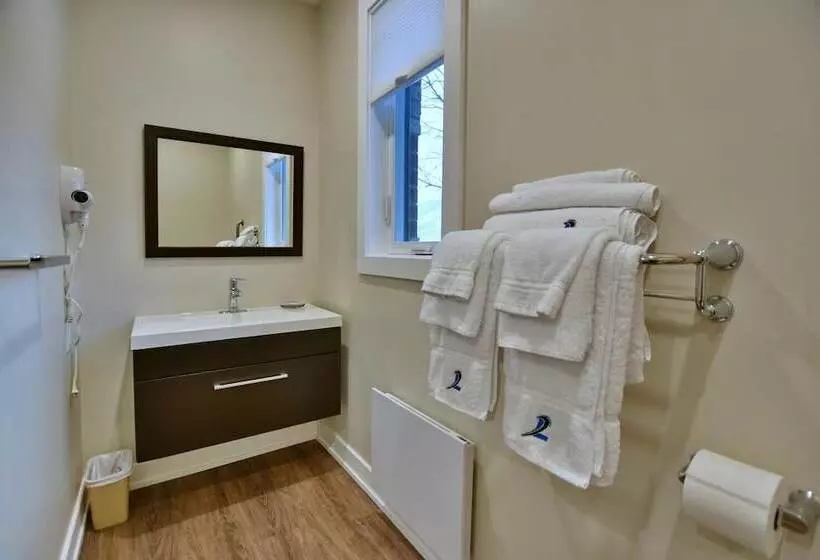 Hotelli The Landing   Extended Stay Quarters