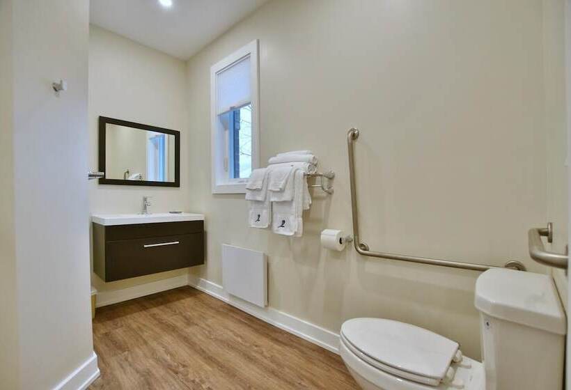 فندق The Landing   Extended Stay Quarters