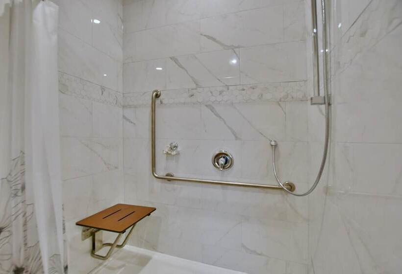 فندق The Landing   Extended Stay Quarters