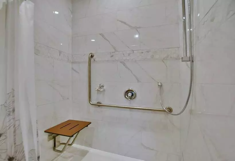 Hotelli The Landing   Extended Stay Quarters