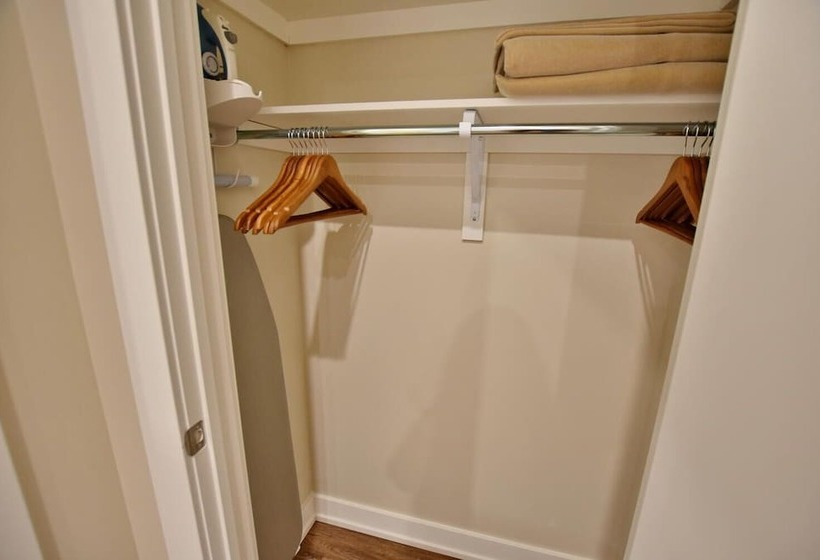 فندق The Landing   Extended Stay Quarters