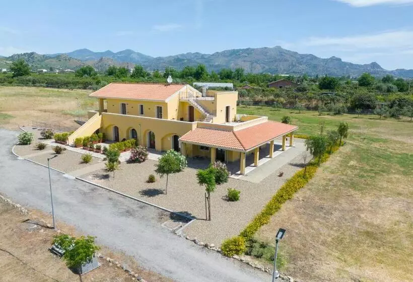 Lomakeskus Minissale Farmhouse