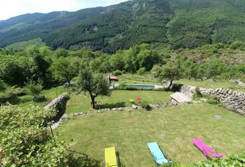 Aamiaismajoitus (B&B) La Ferme De Chalas, Chambres D Hôtes écologique