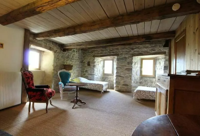 Aamiaismajoitus (B&B) La Ferme De Chalas, Chambres D Hôtes écologique