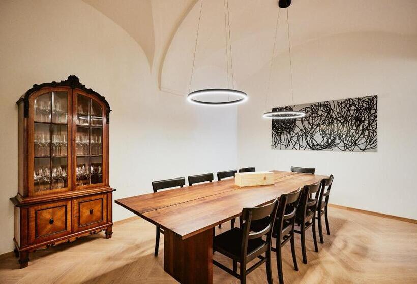 Boutiquehotel Zum Goldenen Hirschen