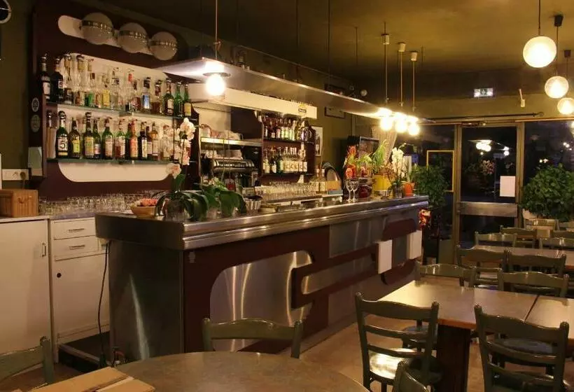 Hotelli Les Charmilles