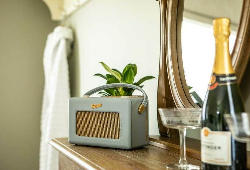 فندق The White Horse Boughton Under Blean