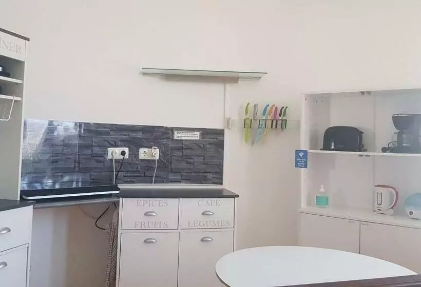 پانسیون Lagos Room Booking