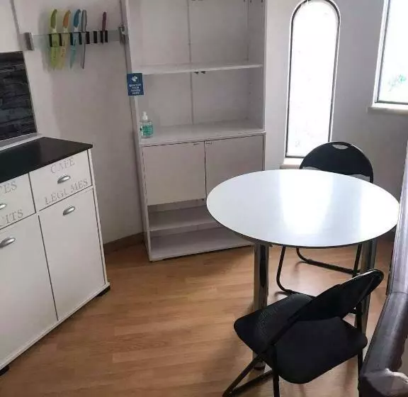 پانسیون Lagos Room Booking