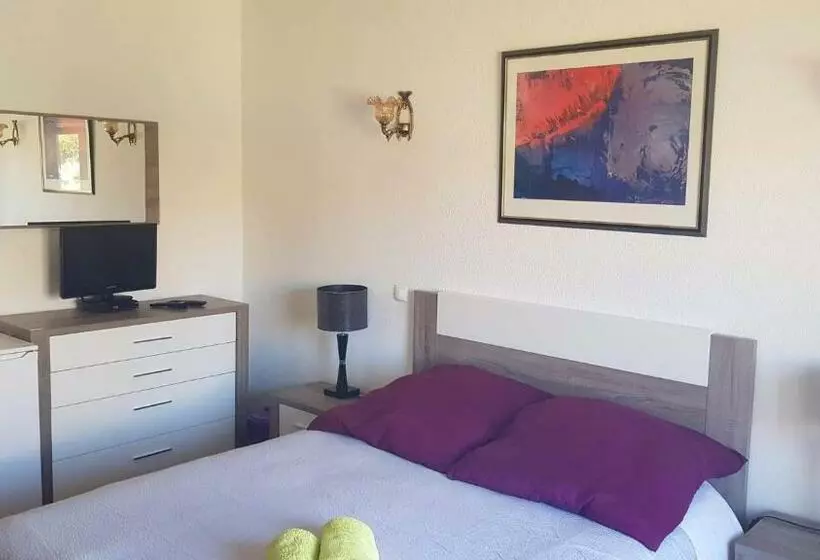 پانسیون Lagos Room Booking