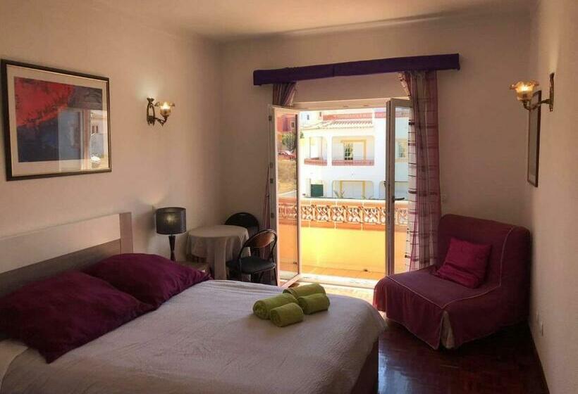 بنسيون Lagos Room Booking