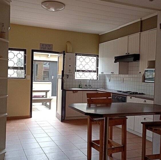 پانسیون Swakopmund Desert Stay