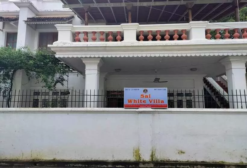 هتل Sai White Villa