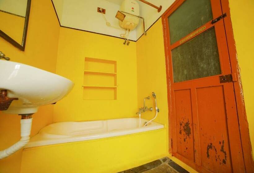 هتل Sai White Villa