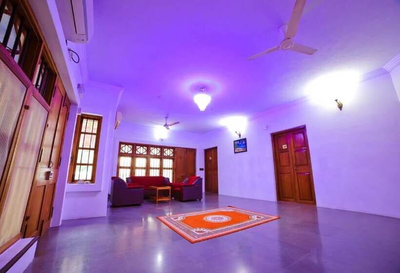 هتل Sai White Villa