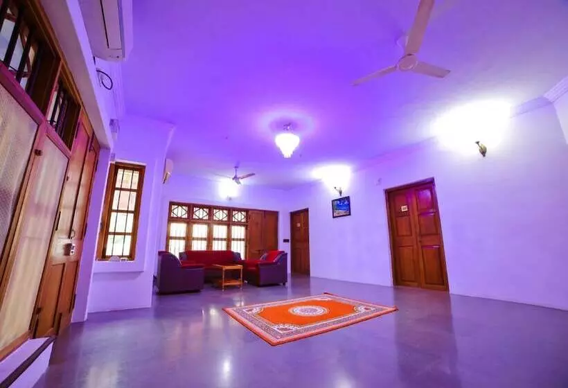 هتل Sai White Villa