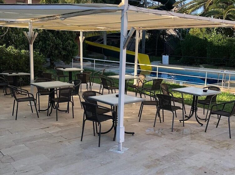 בית מלון כפרי Afytos ören Park Mtk