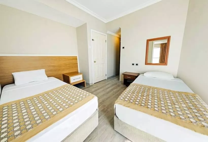 Hotelli Afytos ören Park Mtk