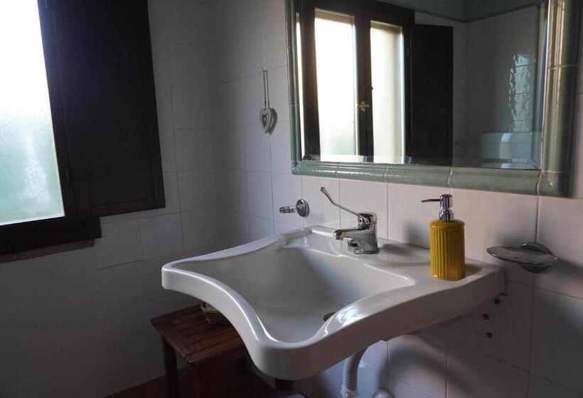 호텔 Agriturismo Podere Santa Virginia