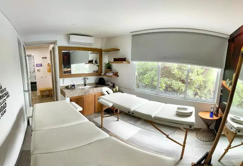 ホテル Wayra Club