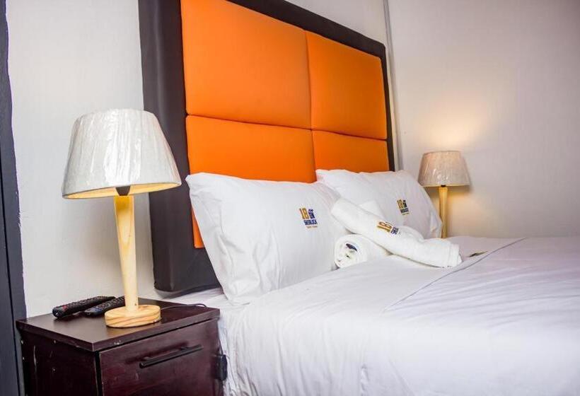 Пансион 18 On Sherlock