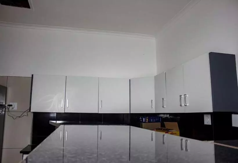 Majatalo 18 On Sherlock