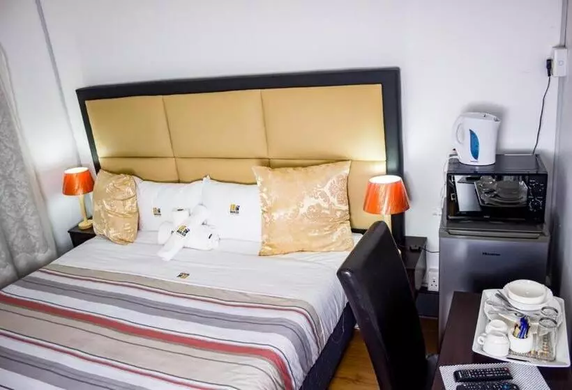 Majatalo 18 On Sherlock