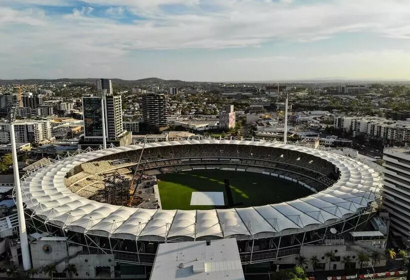 Отель Lylo Brisbane