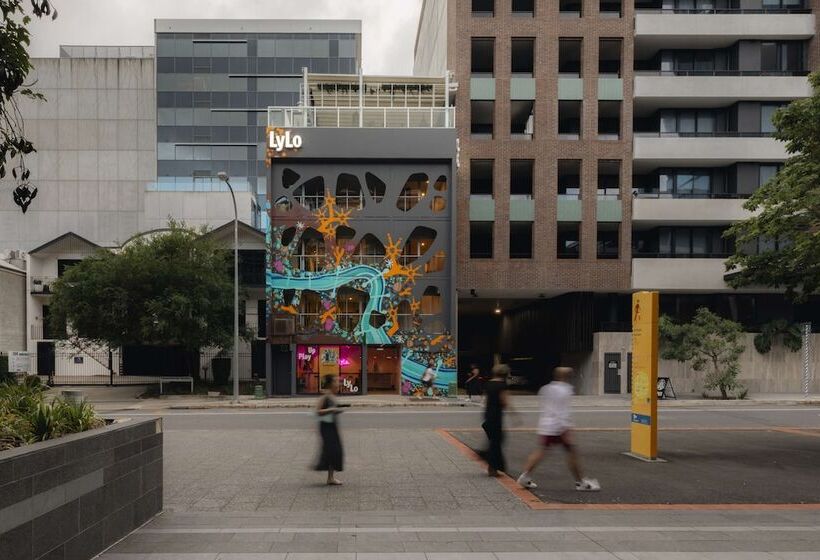 Отель Lylo Brisbane