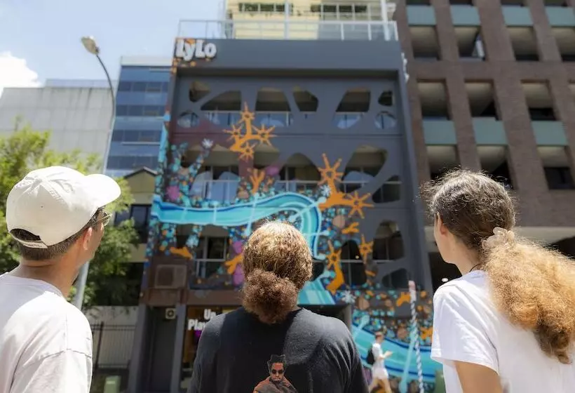 Отель Lylo Brisbane