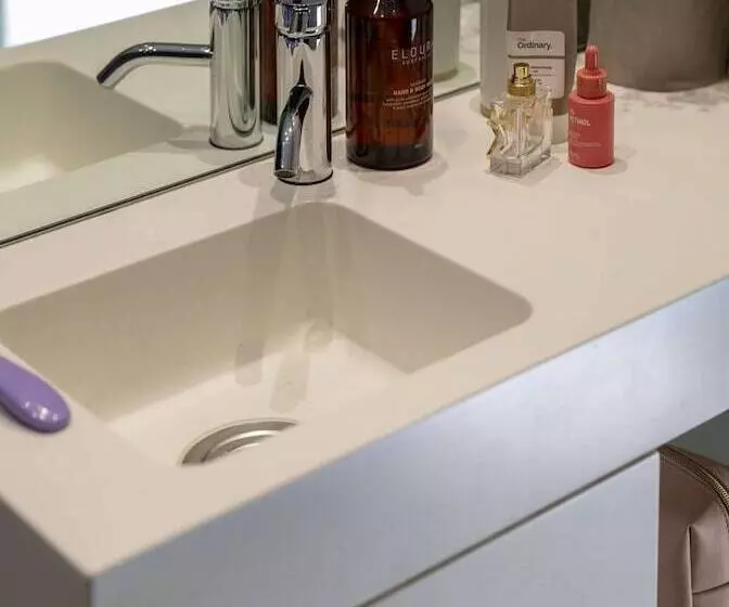 Отель Lylo Brisbane