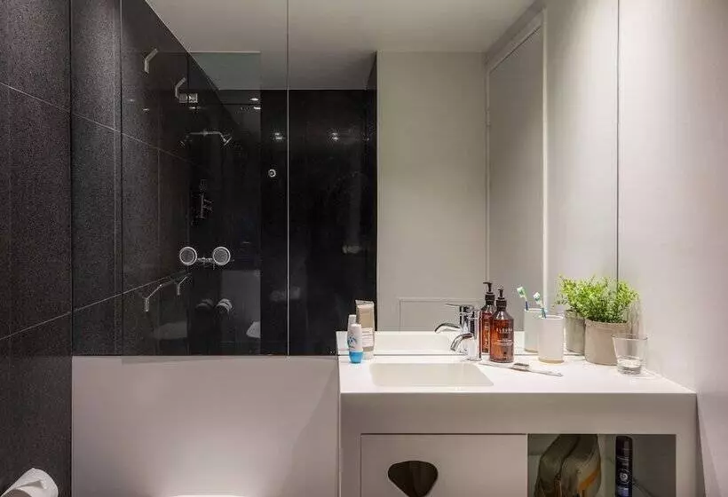 Отель Lylo Brisbane