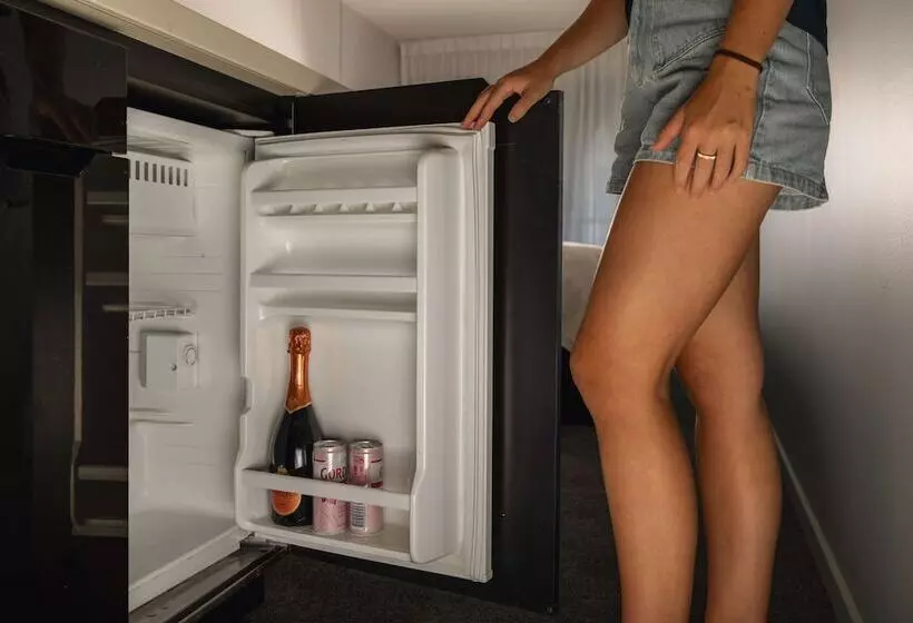 Отель Lylo Brisbane