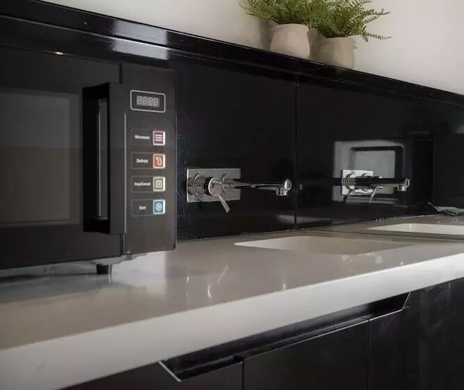 Отель Lylo Brisbane