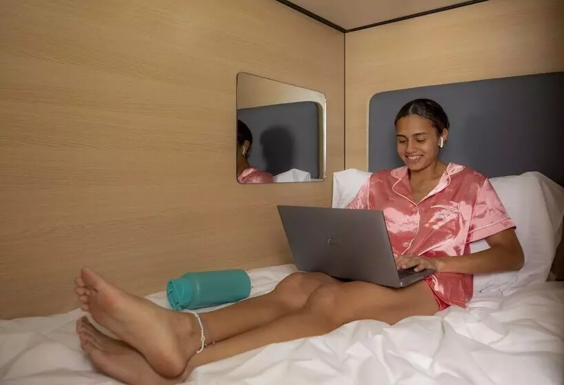 Отель Lylo Brisbane