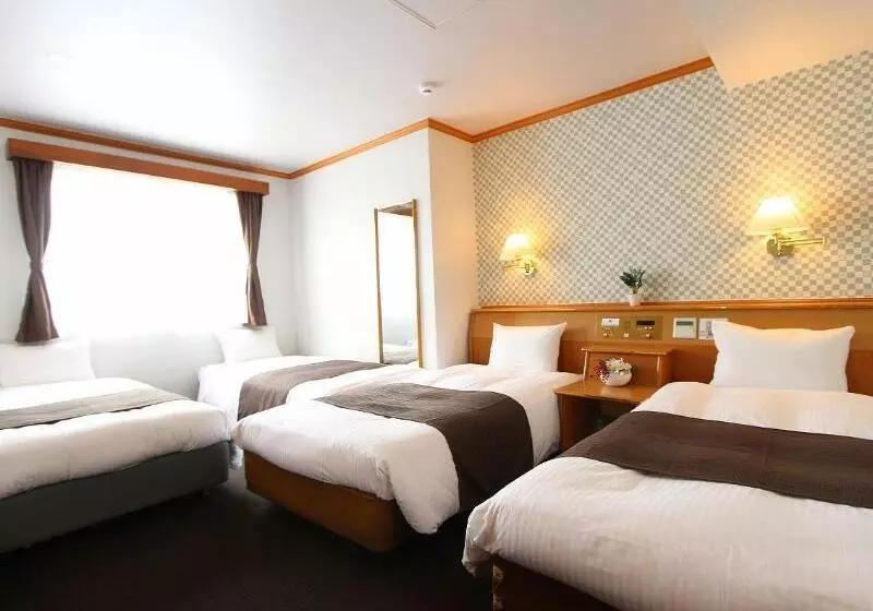 هتل Livemax Naha Tomariko