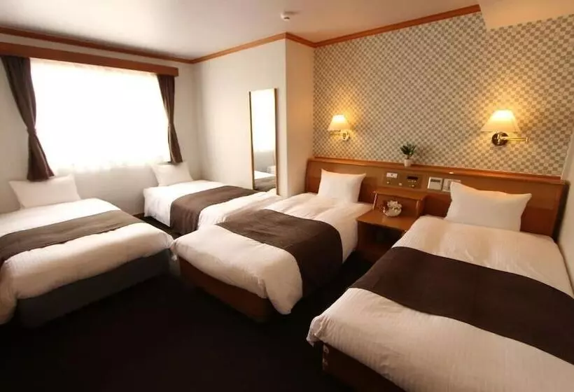 هتل Livemax Naha Tomariko