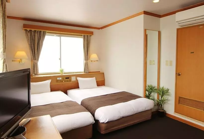 هتل Livemax Naha Tomariko