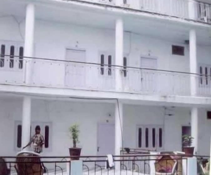 בית מלון כפרי Oasis