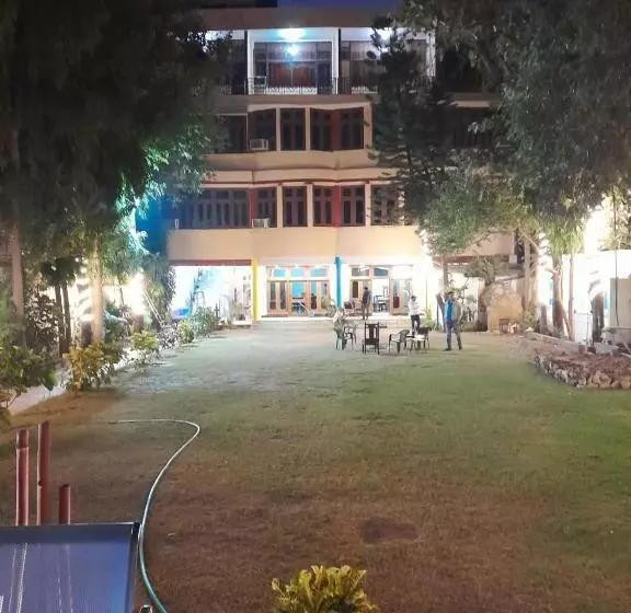 ホテル Peacock Holiday Resort