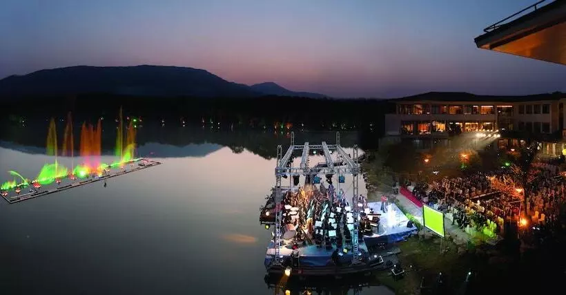 Отель The Purple Palace Nanjing