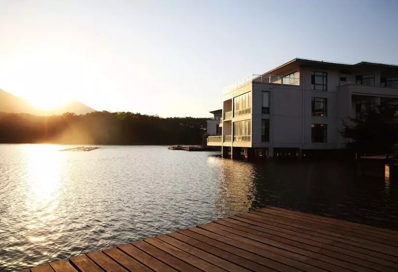 Отель The Purple Palace Nanjing