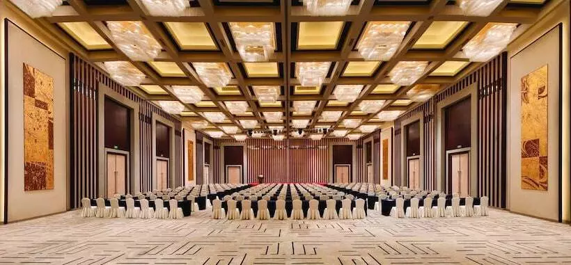 Отель The Purple Palace Nanjing