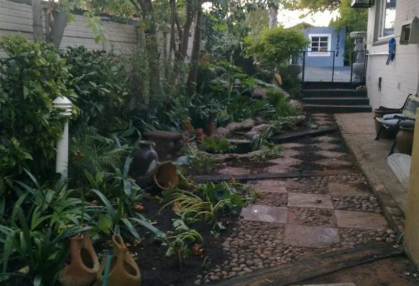 پانسیون @floben Guest House